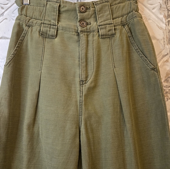 FREE PEOPLE One Way High Waist Cargo Army Olive Pleated Pants Size 2 - Picture 10 of 16